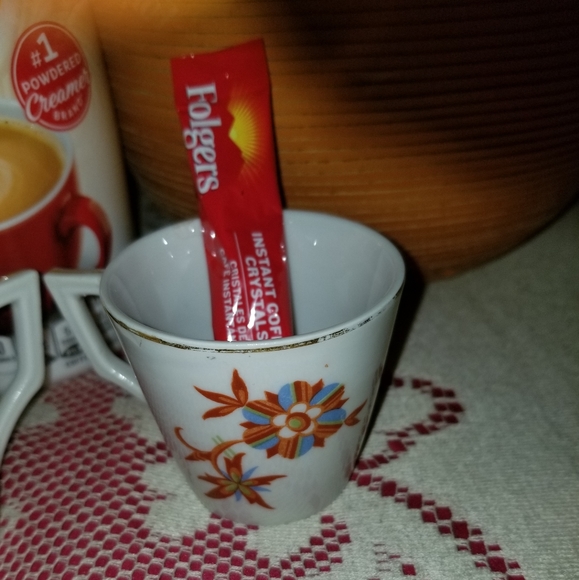 Vintage Czechoslovakian mini tea cups - Picture 2 of 6